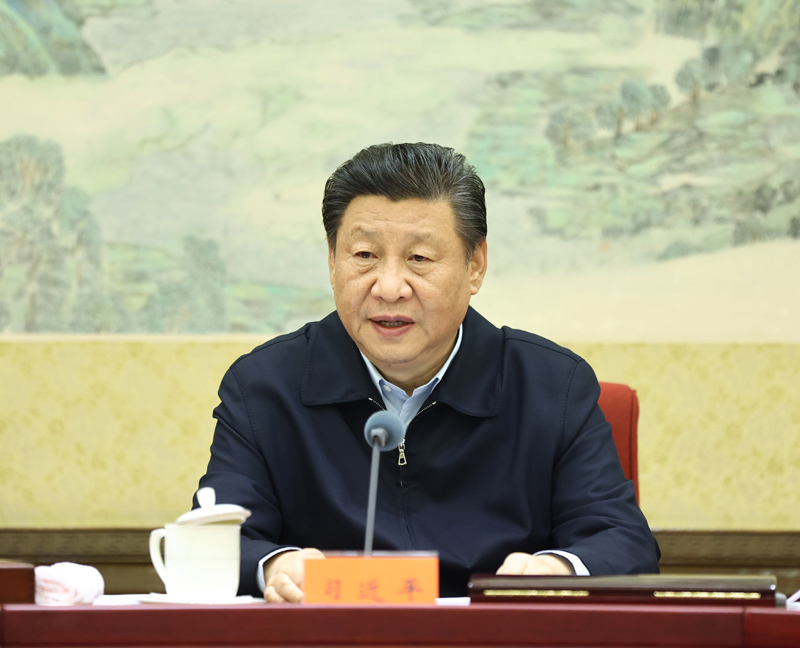 12月24日至25日,中共中央政治局召开民主生活会,中共中央总书记习近平主持会议并发表重要讲话。新华社记者 鞠鹏 摄